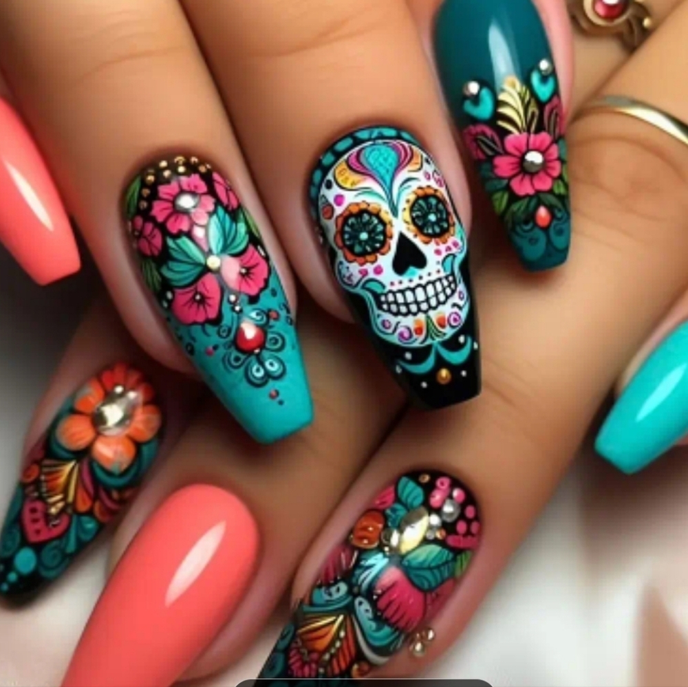 ✨3 FOR $28✨🆕️☠️DAY OF THE DEAD SUGAR SKULL PRESS-ON NAIL KIT☠️